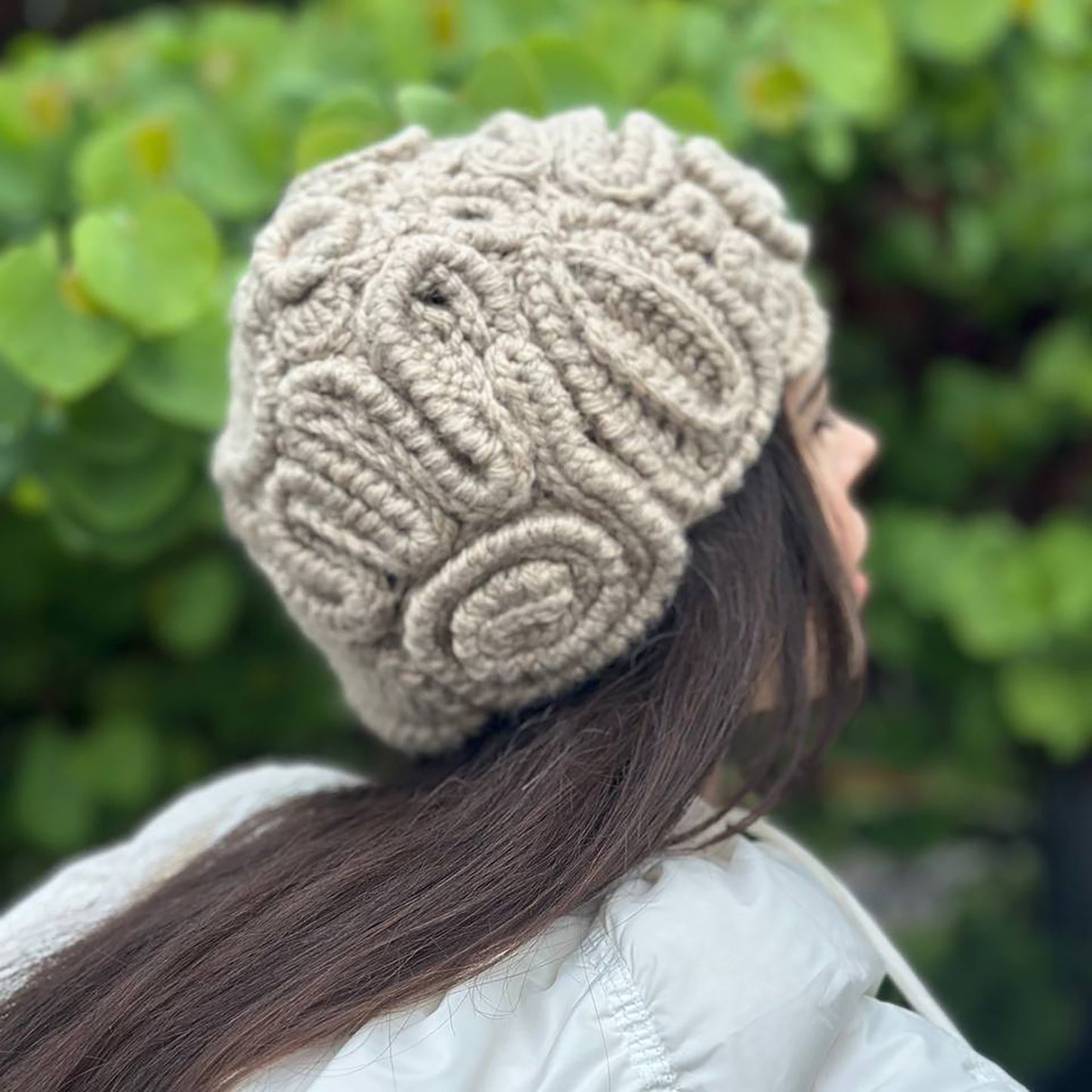 Handmade Grey Irish Crochet Hat – Timeless Warmth in Refined Detail