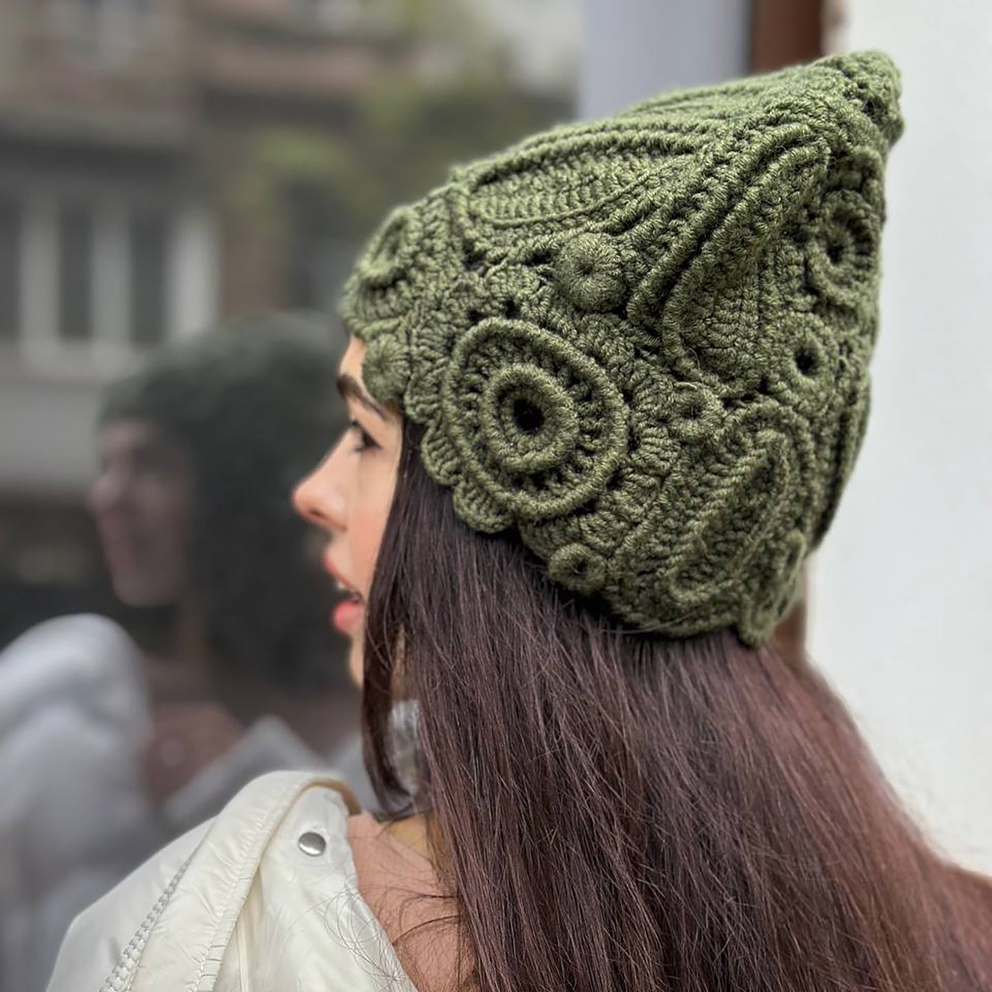 Bell-Shaped Green Irish Lace Hat – Handmade Sculptural Elegance
