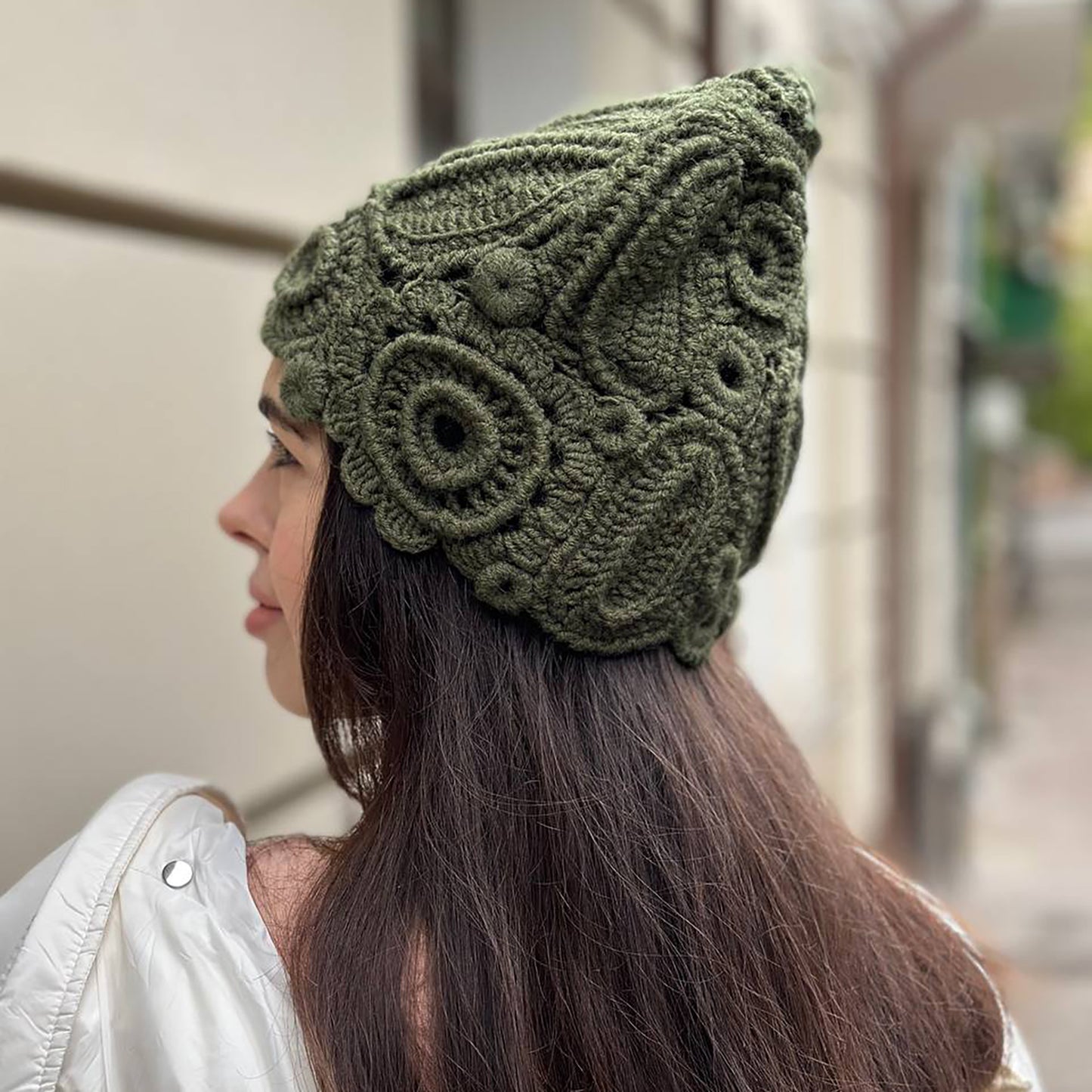 Bell-Shaped Green Irish Lace Hat – Handmade Sculptural Elegance
