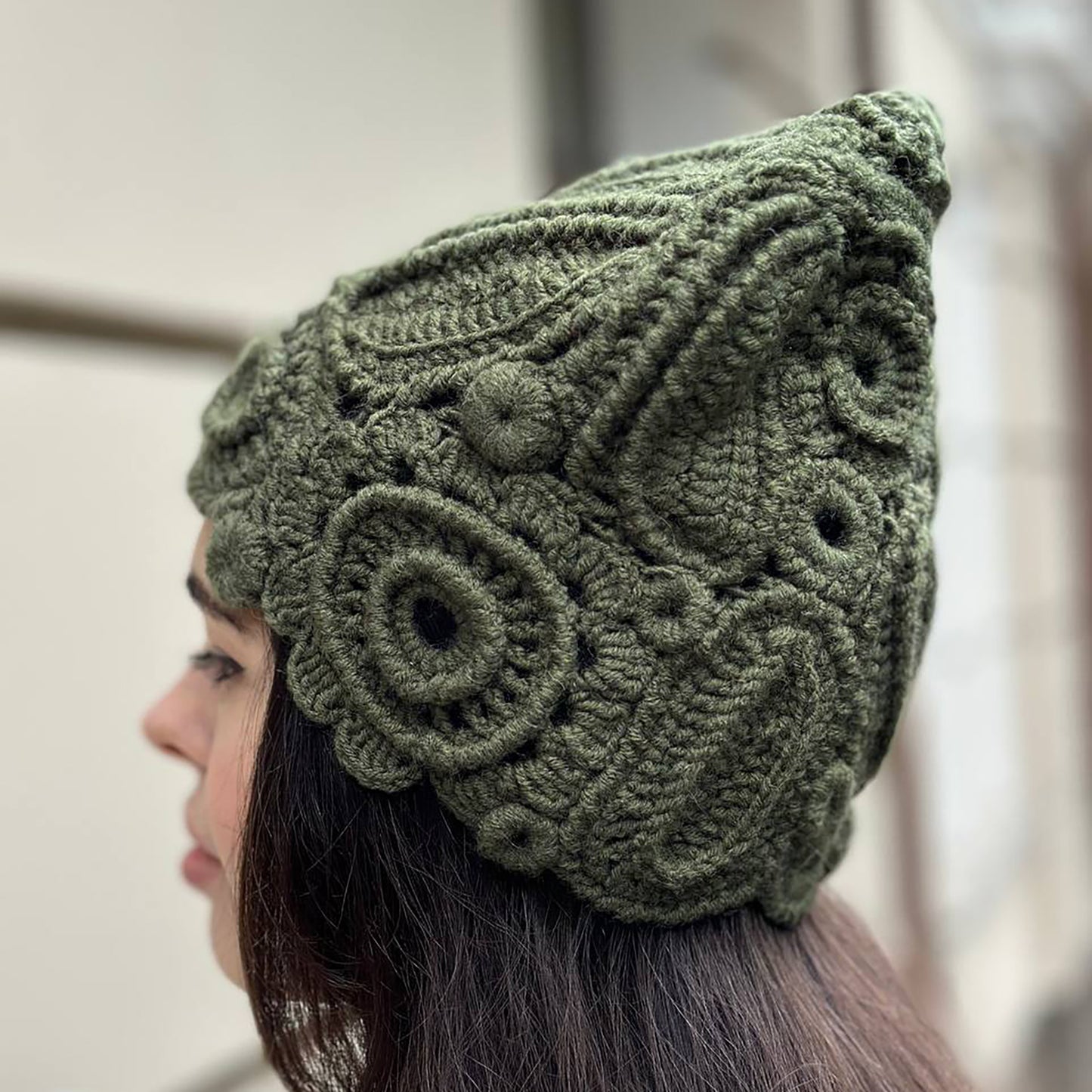 Bell-Shaped Green Irish Lace Hat – Handmade Sculptural Elegance