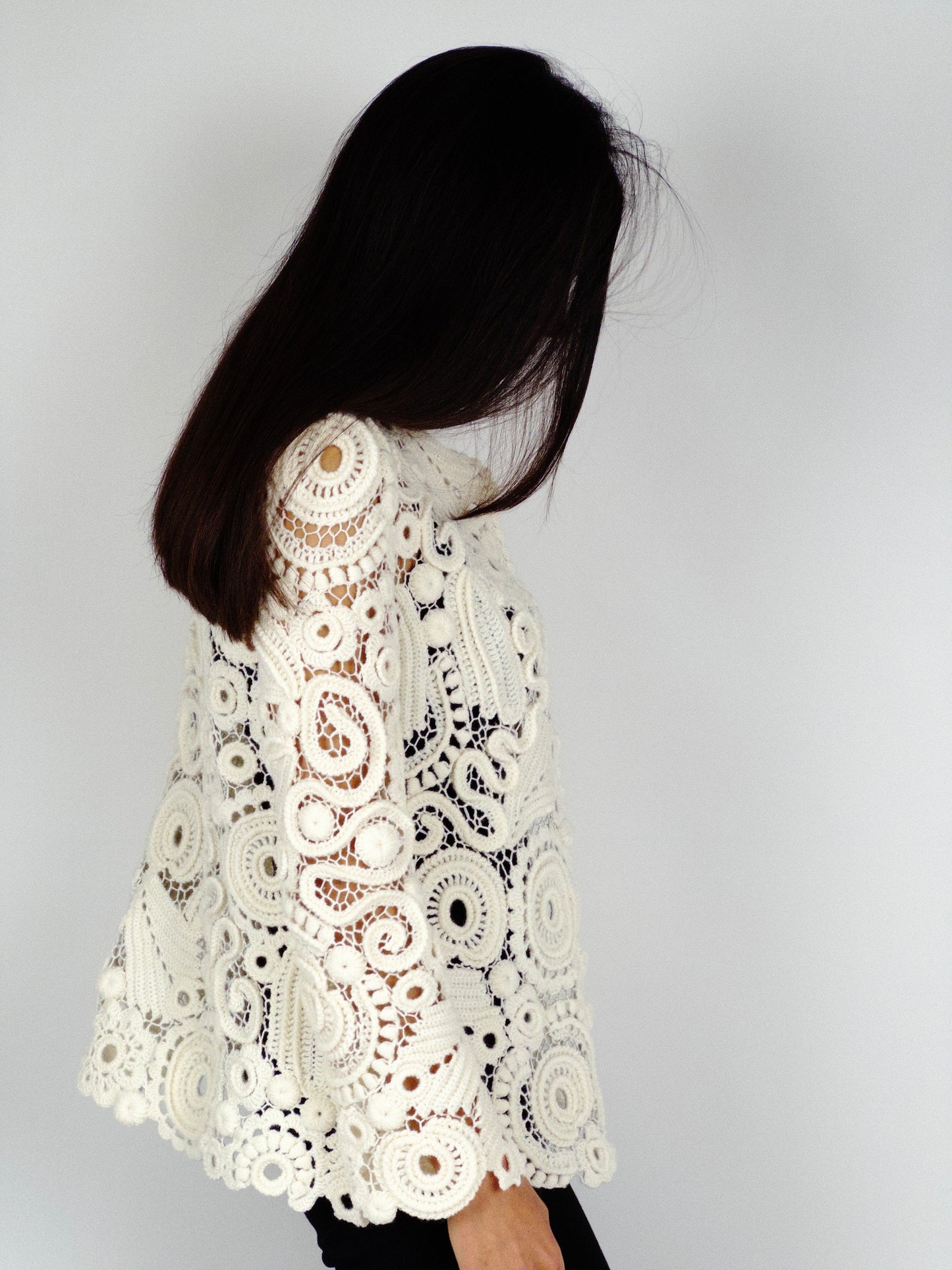 🕊️ Irish Crochet Lace Cardigan – Handmade White Boho Jacket