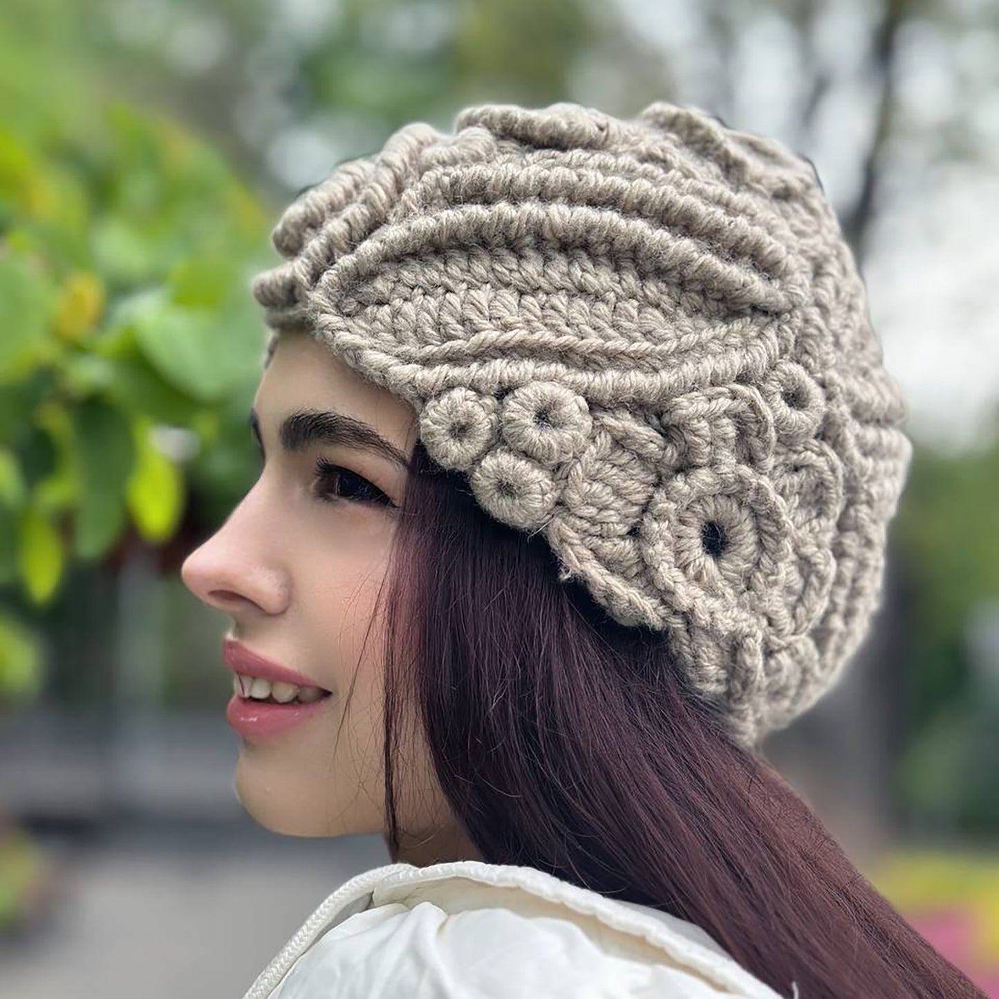 Handmade Grey Irish Crochet Hat – Timeless Warmth in Refined Detail
